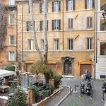 Rental In Rome Navona Atmosphere