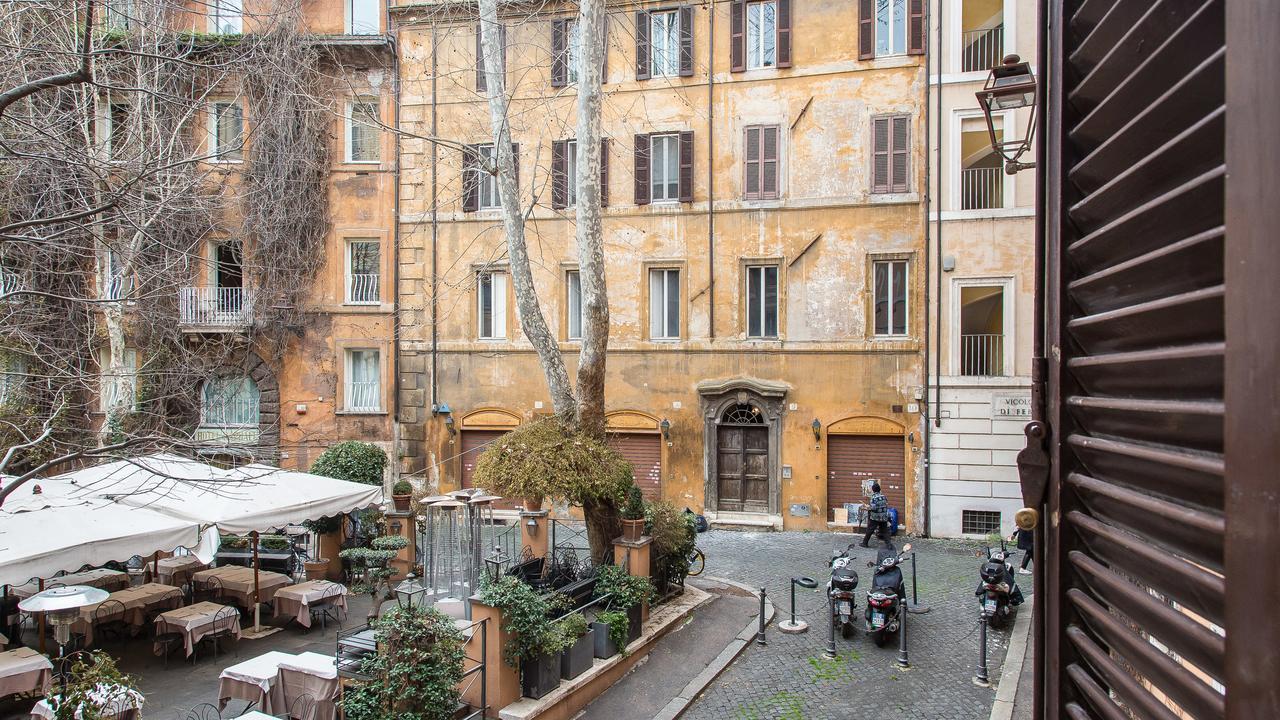 In Navona Atmosphere * Rome